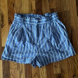 Color is Blue with white stripes